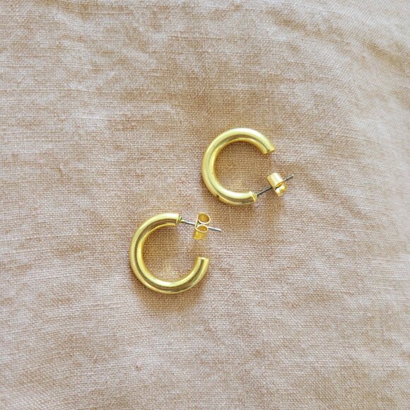 Madewell chunky small hoop earring - Picture 3 of 3